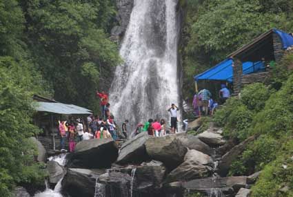 dharamshala-bhagsunag-waterfall